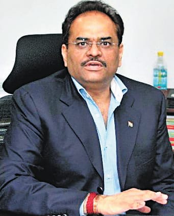advisor, ut advisor parimal ray shifted in old room in chandigarh