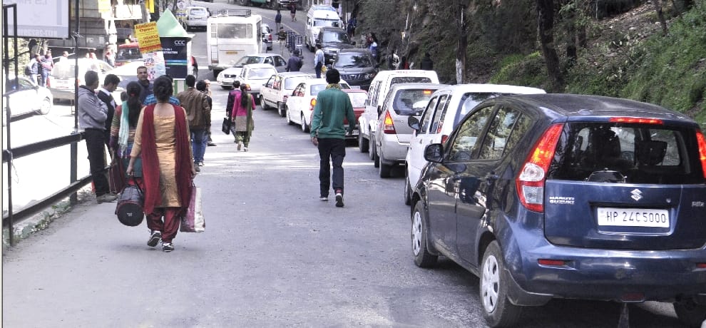 cracks on shimla circular road, traffic jam.