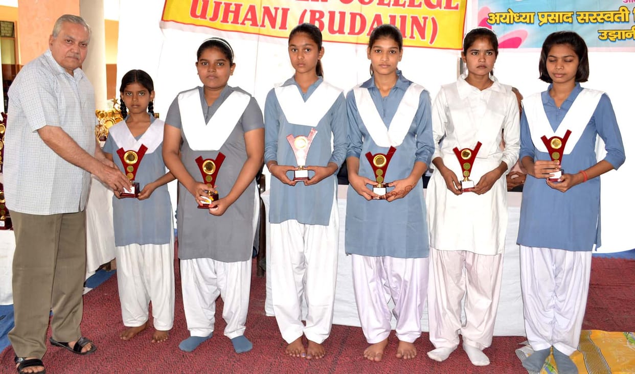 Ritu Gupta received the Best Student Award