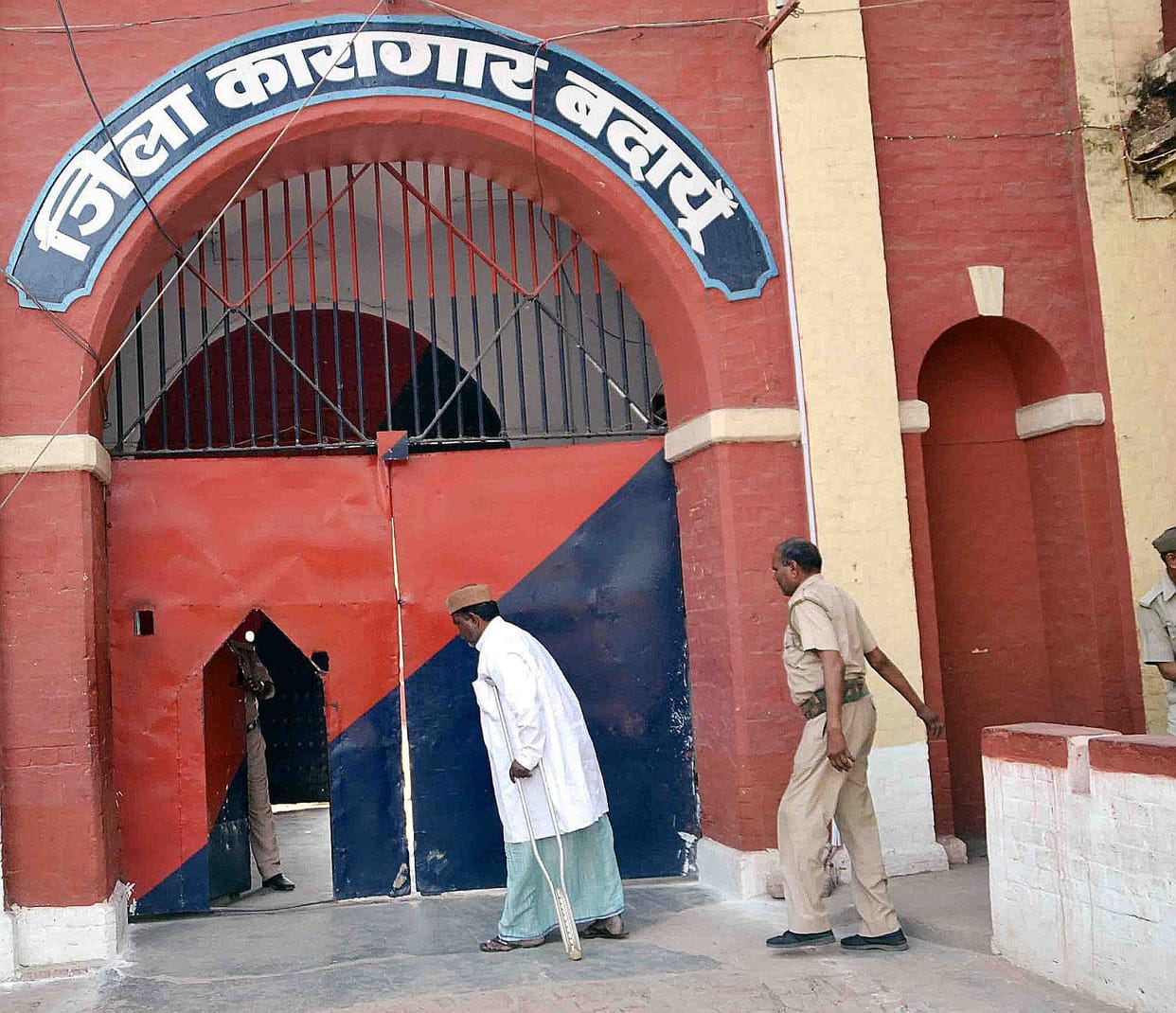 Aside for specific laws, filing Morpal in jail