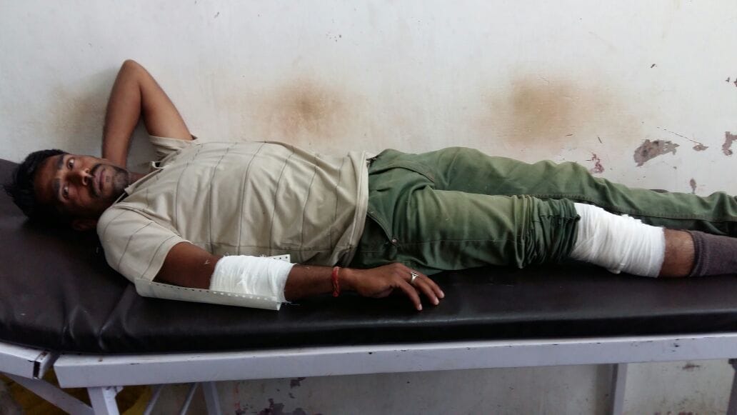 two injured in road accdent