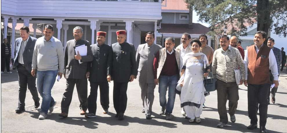 BJP protest in hp vidhansabha on cm virbhadra singh ED case.