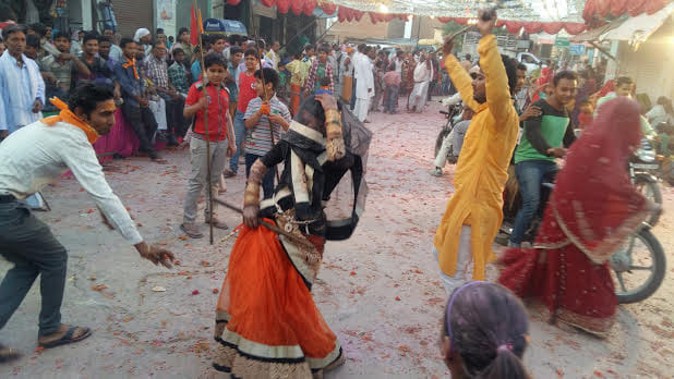 holi celebration in mathura