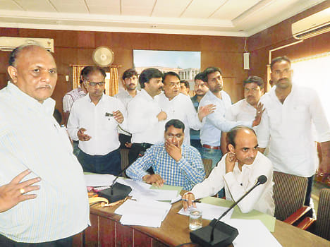 During the opening of the tender contracts conflict