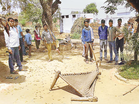Admapur subversion of the police, who fled their homes