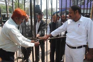 advocate shoot in pratapgarh in city