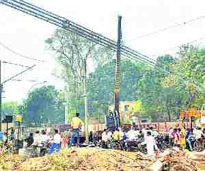 Boom attached for double line electrification