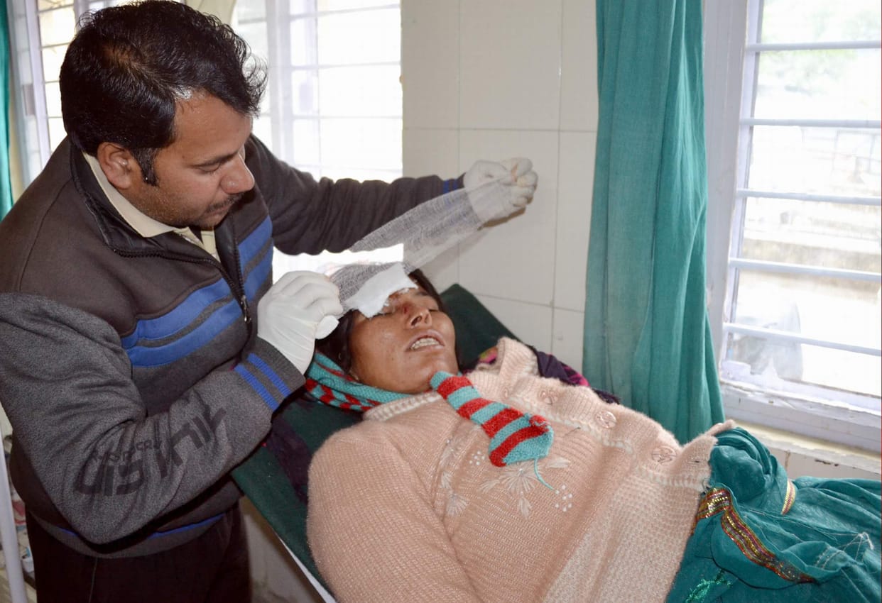 Rock girl injured by stones spread abroad