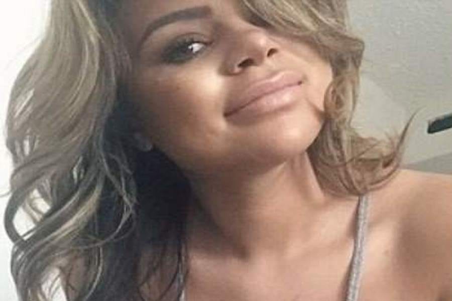 woman went on a date, hides poop her purse