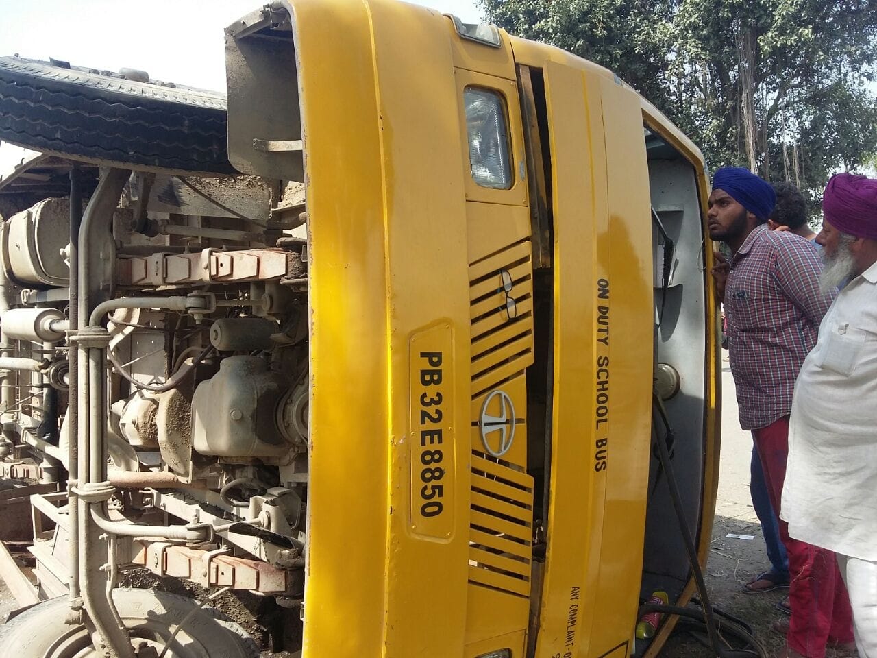 bus accident, fatehgarh bus accident, school bus accident, nine student injured, fatehgarh