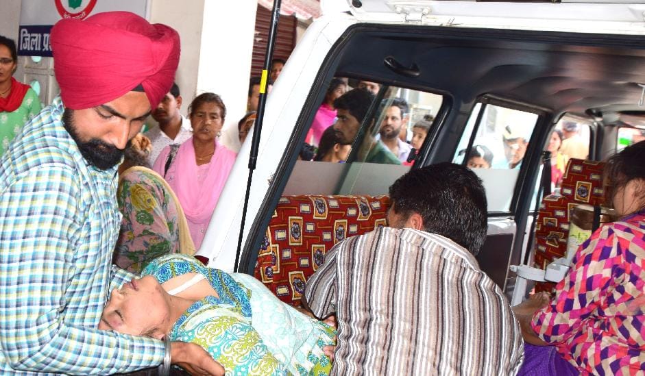 11 devotee injured in accident