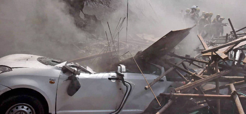 disaster after undreconstruction flyover collapses in kolkata in photos