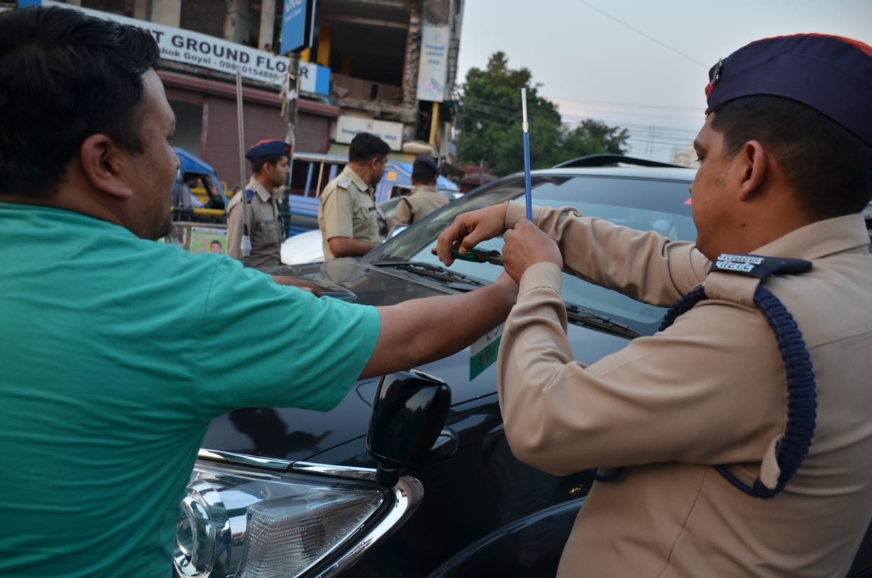 crime, fire on police, three accused arrested cia in zirakpur 