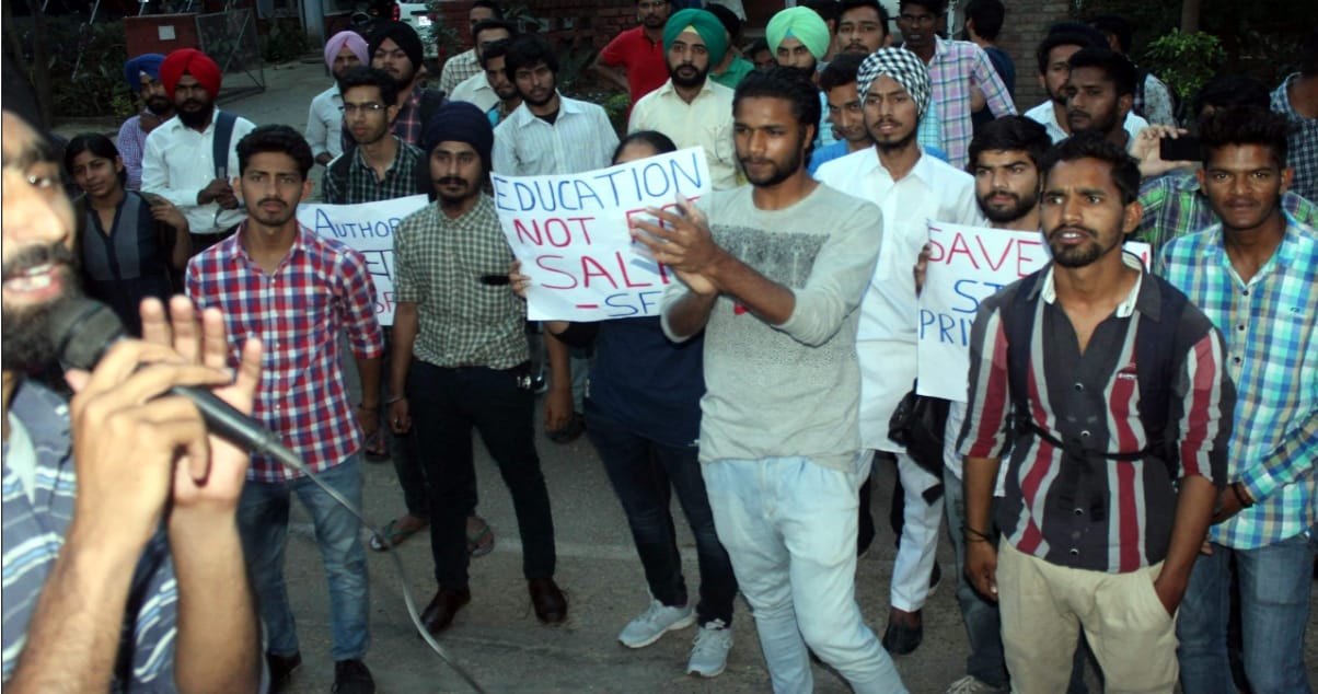 protest, protest in pu, punjabi university, fee increase, campus news, chandigarh