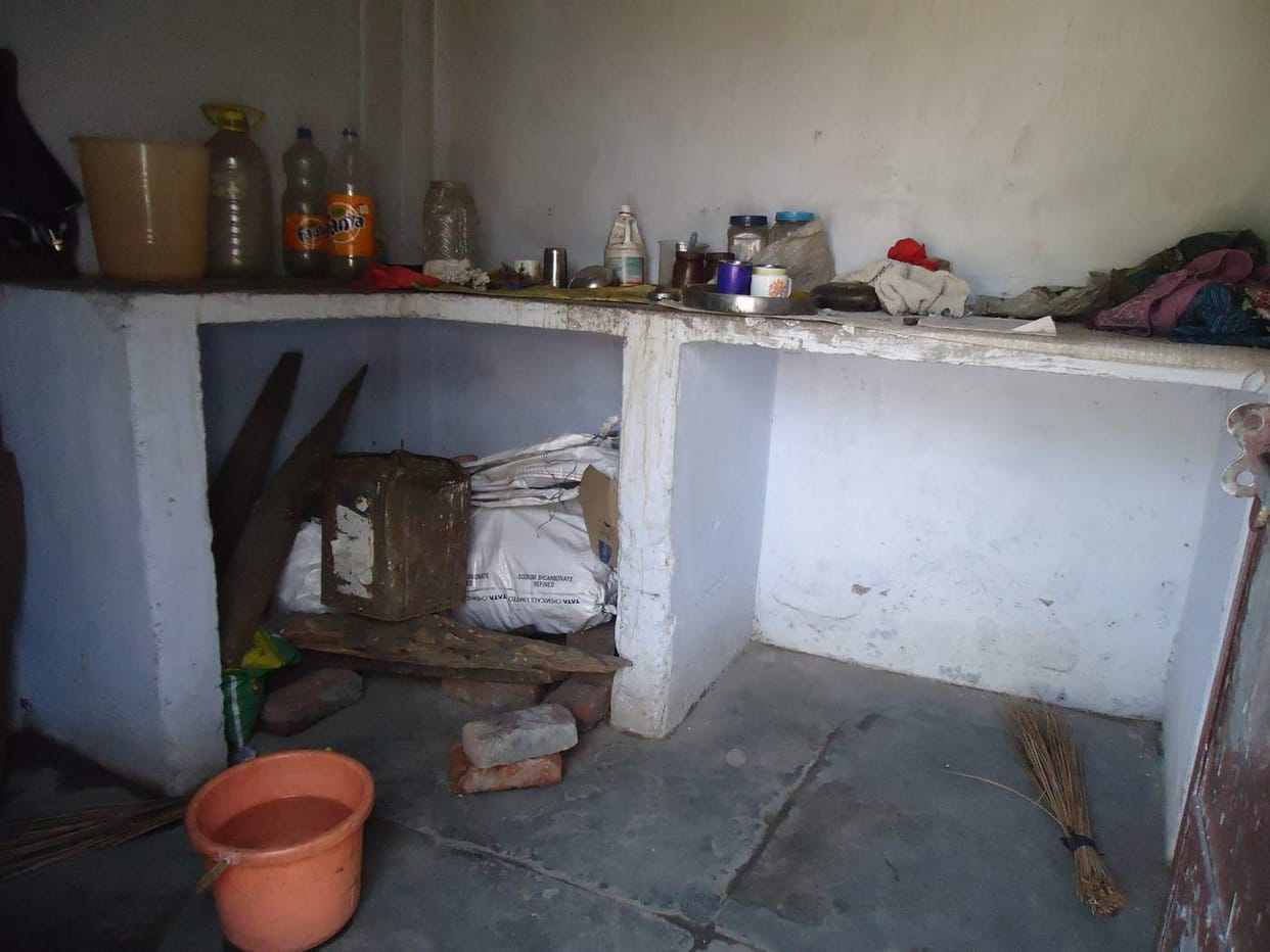 Theft lock of the kitchen of the school break