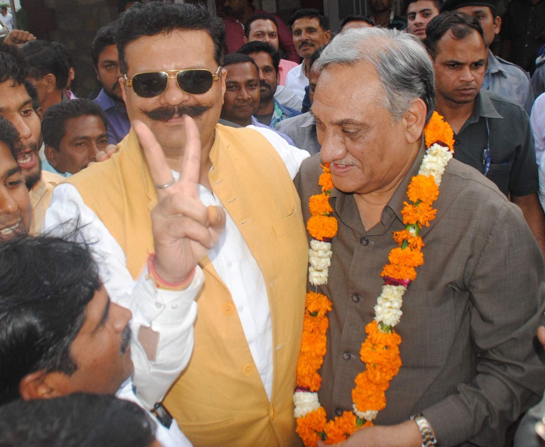 uttarakhand congress rebel mla back to dehradun