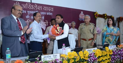 Akhilesh Yadav addresses police officers in Lucknow.