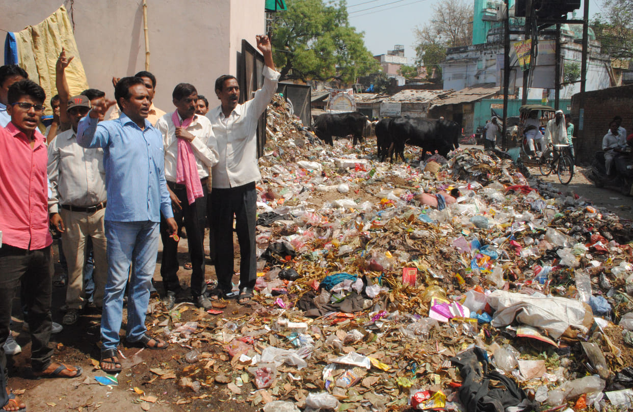 Talks inconclusive, garbage crisis deepens