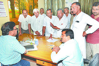 Pending sugarcane payment of Rs 380 crore