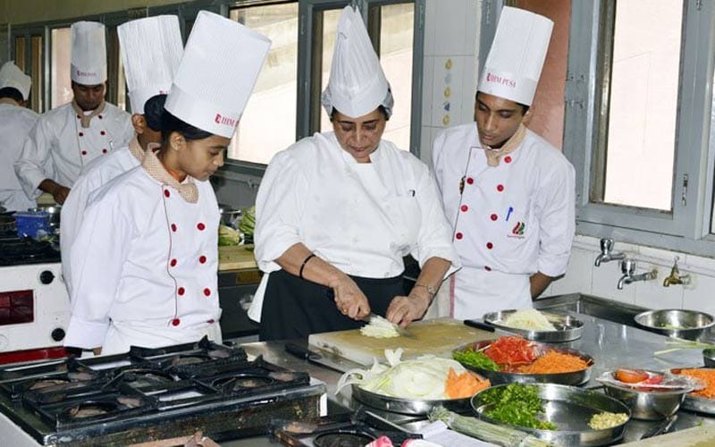 cooking lovers can become chef