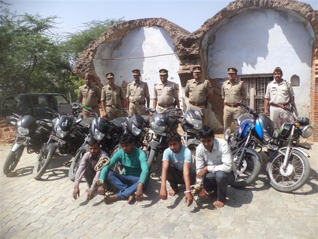 Police encounter was finally picked up four crooks