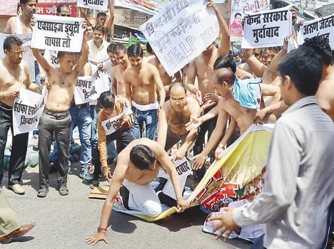 bullion merchants demonstrated