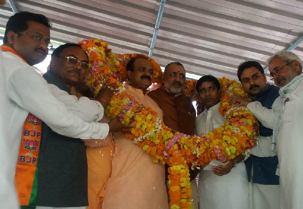 giriraj singh statement about azam khan