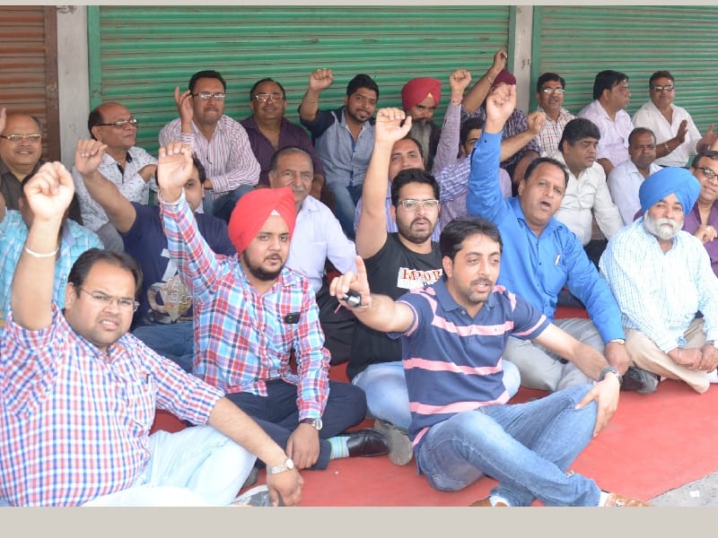 protest, plastic businessman protest in ludhiana, protest in ludhiana