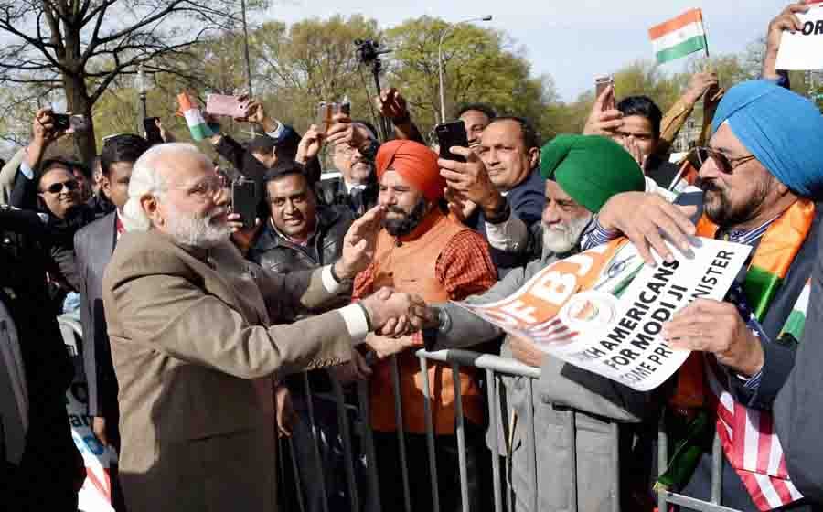 pm modi meet to nri