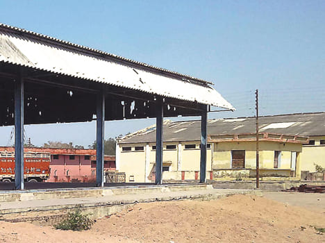 Wheat procurement in silence the first day center