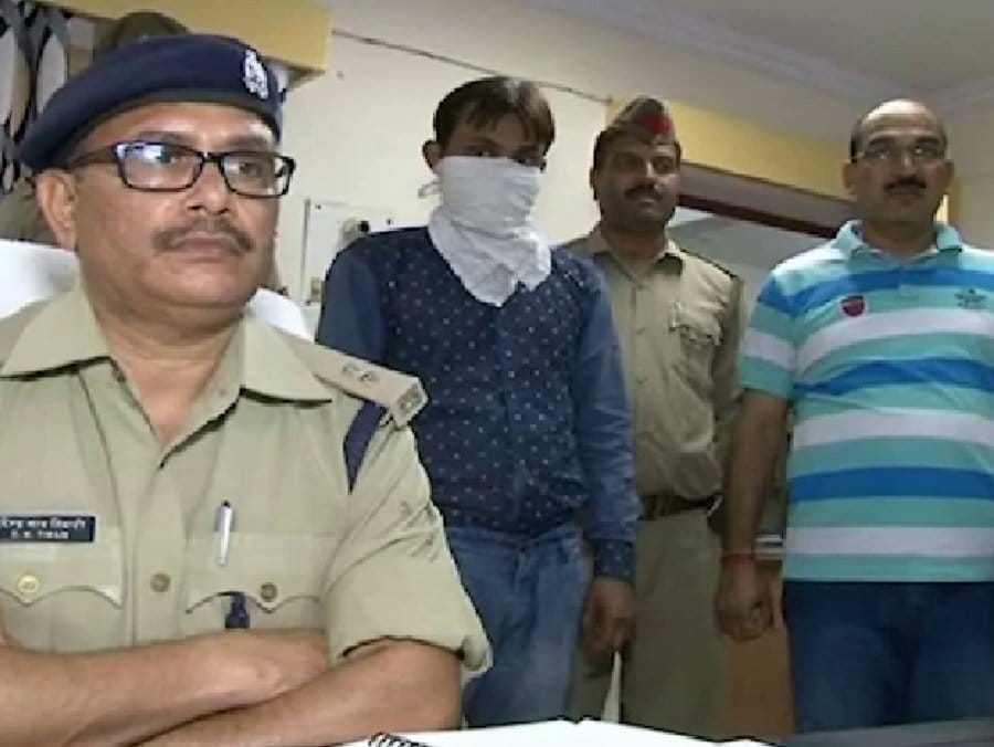 The married couple from the house to the police station Leela