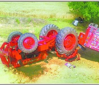 Uncontrolled tractor trolley upturned, owner's death