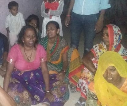 A teen aged boy died in an accident in Para in Lucknow.