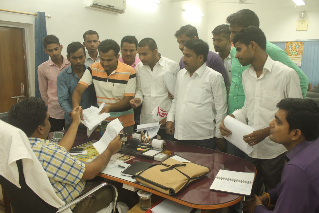 Accountant recruiting candidates performed