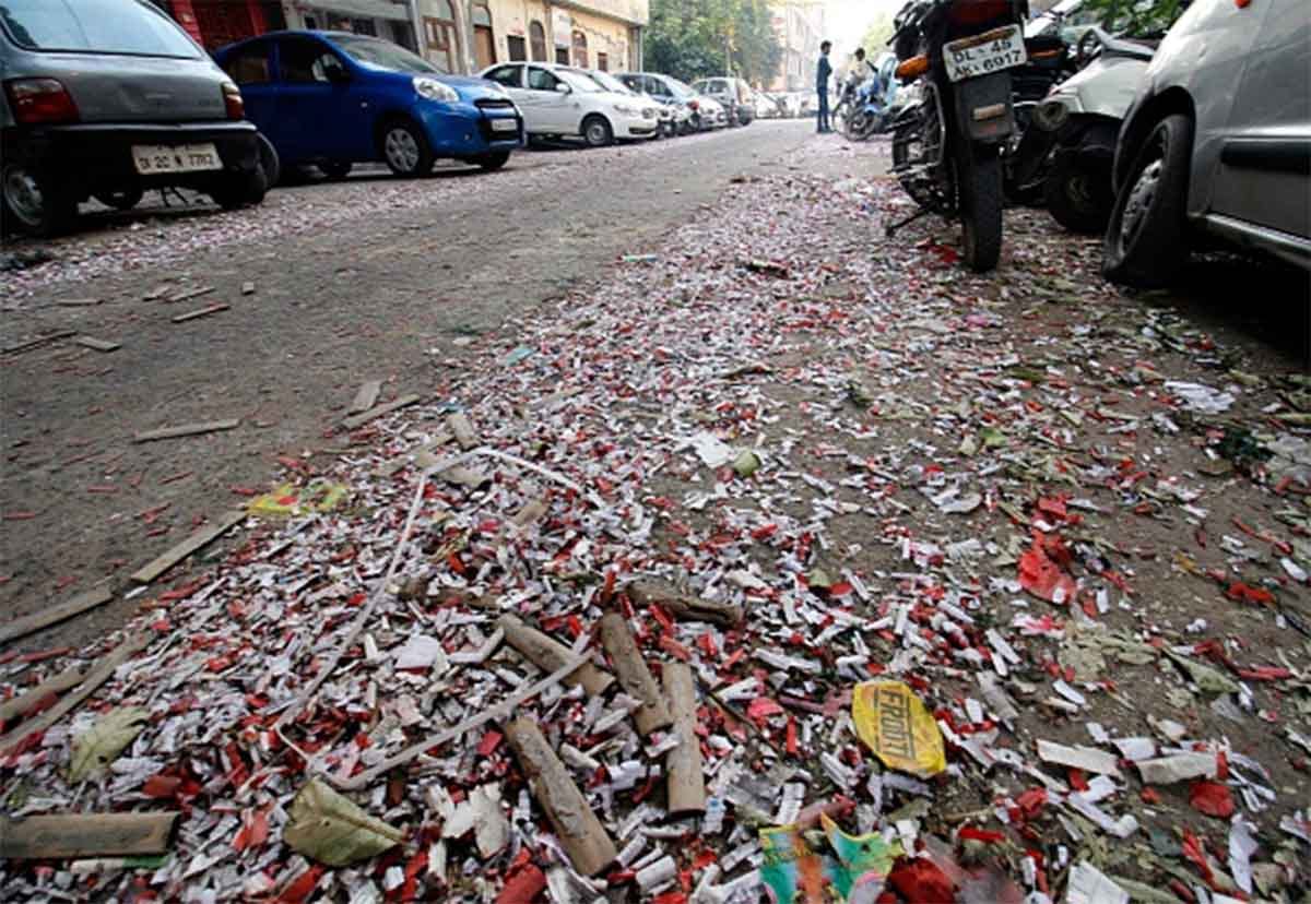 blast in cracker factory, one died