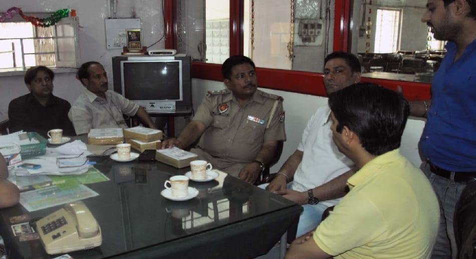online shoping, smartphone, online fraud, cybercrime, pathankot, punjab