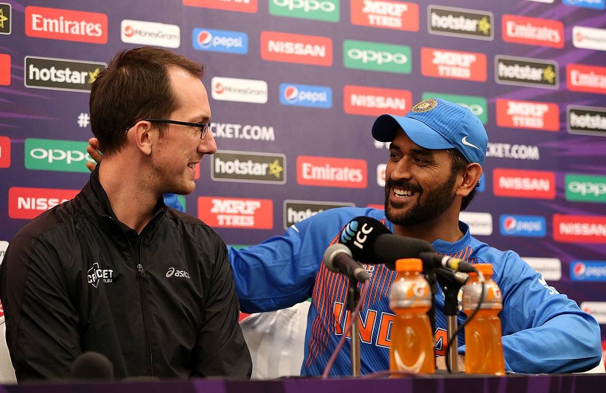 Australian scribe shares his ‘sit-down’ with Dhoni