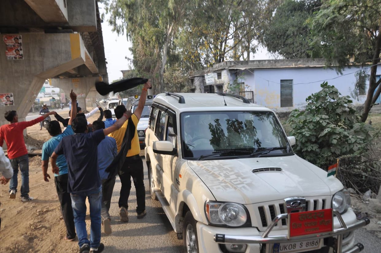 stone throw on harish rawat fleet