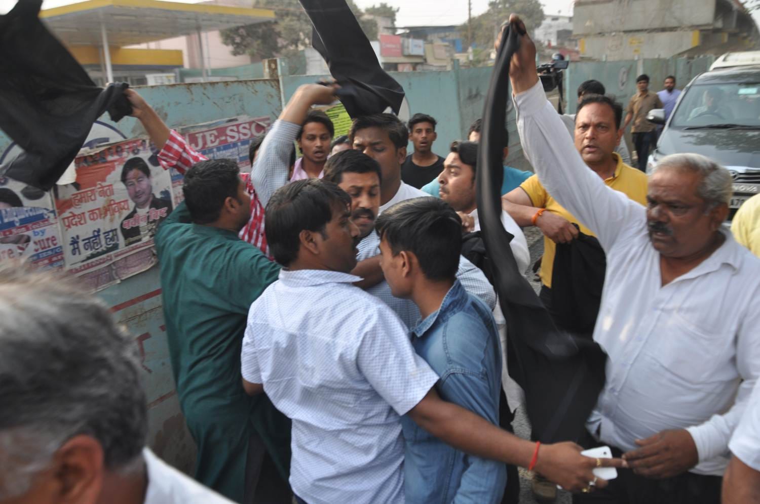 stone throw on harish rawat fleet