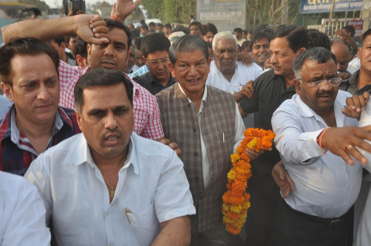 stone throw on harish rawat fleet
