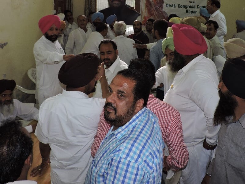 Congress meeting Ropar, former minister, district head, clashed, Ropar