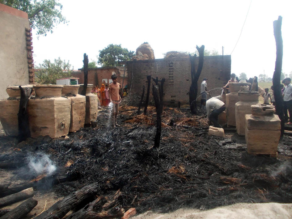 Five houses destroyed , a loss of thousands