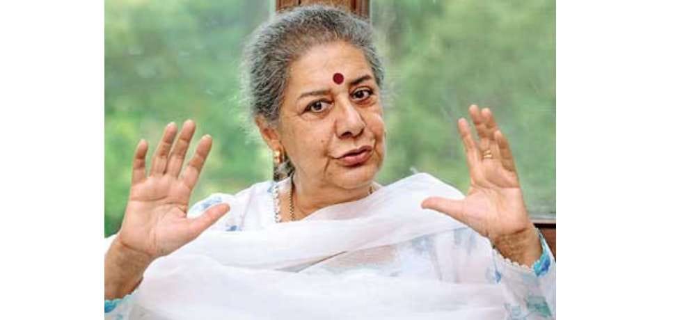ambika soni met with party worker in jammu