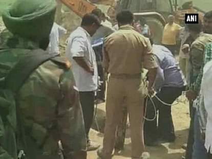 Kanpur: Rescue operation underway to save two-year infant from borewell