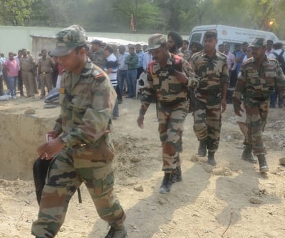 Girl died who fall into a borwell in kanpur