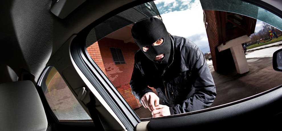 car thief gang arrested in delhi with kingpin who done plastic surgery 