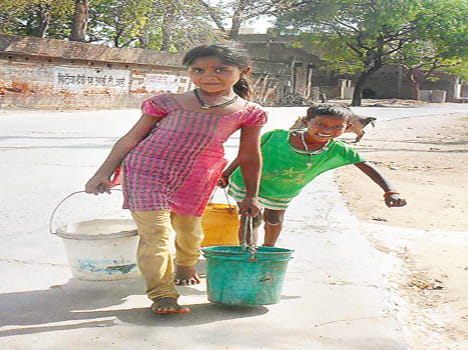 Manikpur area supplied with water from the seven-day standstill