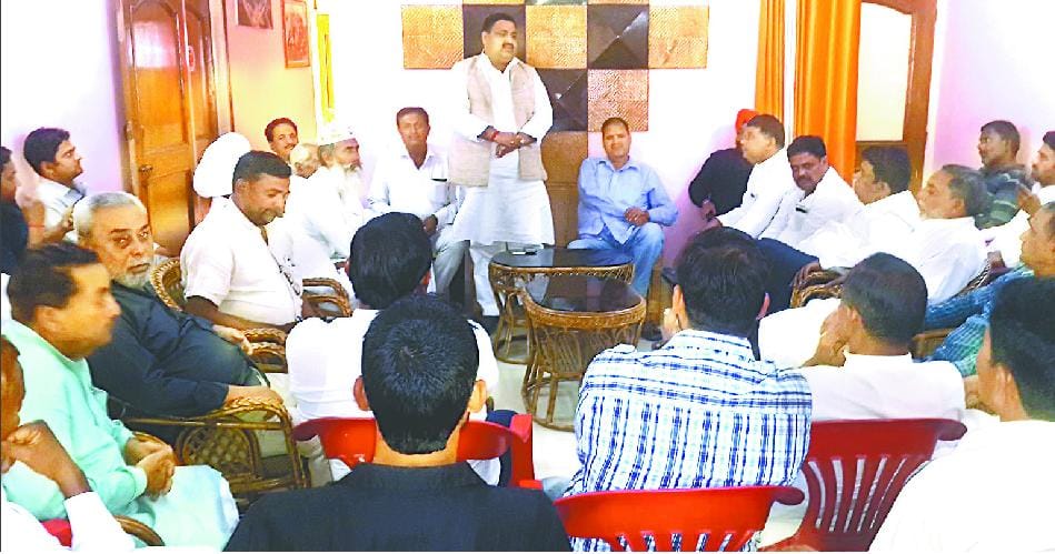 Former justice minister will communicate with workers in Sitarganj