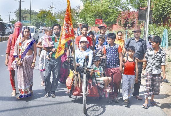 people went karauli by foot