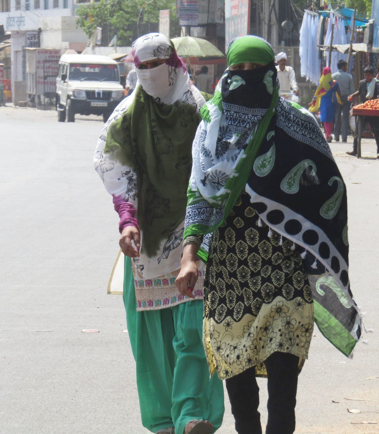barasane lagee aag, jhulasa tan